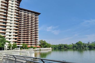 Spring & Summer Villa