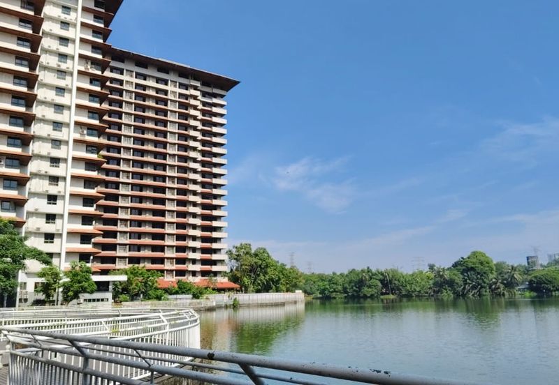 Spring & Summer Villa