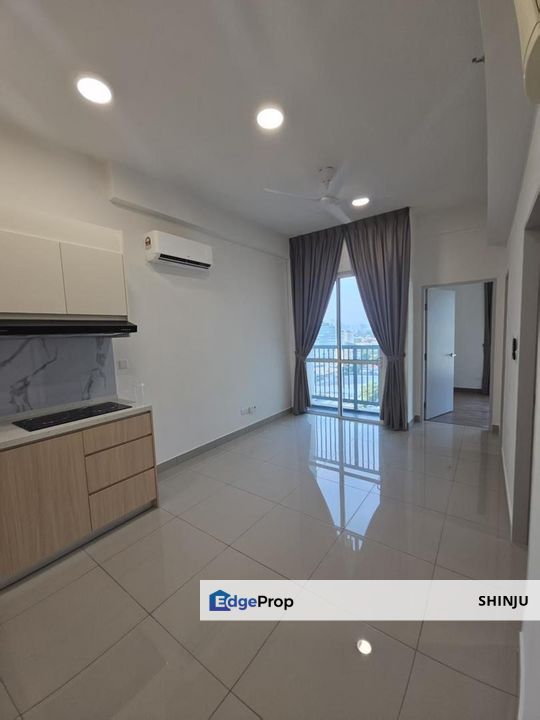 Facing Lakeside Unit for sale, Selangor, Kelana Jaya