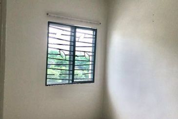 Residensi Bistaria, Ukay Bistari