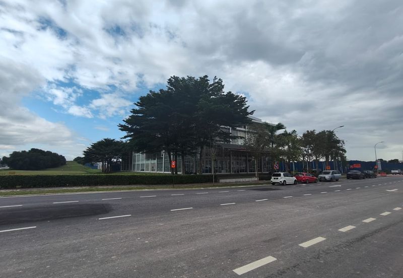 3 storey Stand Alone Building, Setia Alam, To Let