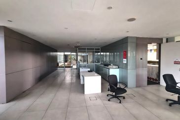 3 storey Stand Alone Building, Setia Alam, To Let