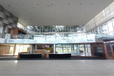 3 storey Stand Alone Building, Setia Alam, To Let