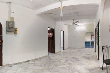 Freehold, Bumi Lot, Single Storey Semi Detached House, Taman Sri Bidor, 