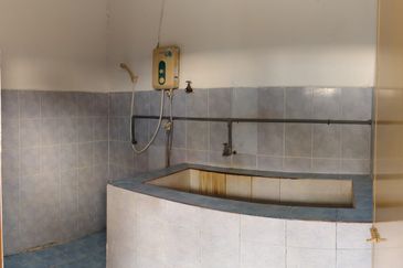 Freehold, Bumi Lot, Single Storey Semi Detached House, Taman Sri Bidor, 