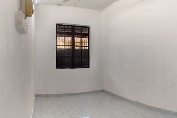 Freehold, Bumi Lot, Single Storey Semi Detached House, Taman Sri Bidor, 
