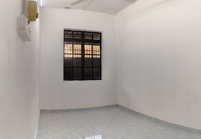 Freehold, Bumi Lot, Single Storey Semi Detached House, Taman Sri Bidor, 
