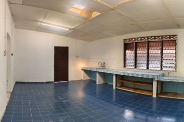 Freehold, Bumi Lot, Single Storey Semi Detached House, Taman Sri Bidor, 