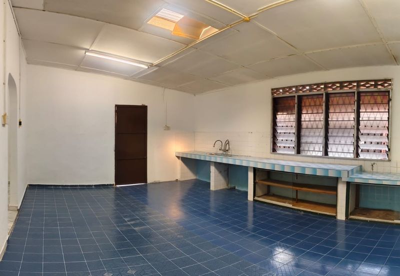 Freehold, Bumi Lot, Single Storey Semi Detached House, Taman Sri Bidor, 