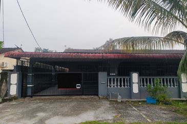 Freehold, Bumi Lot, Single Storey Semi Detached House, Taman Sri Bidor, 