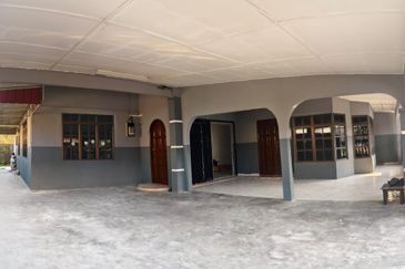 Freehold, Bumi Lot, Single Storey Semi Detached House, Taman Sri Bidor, 