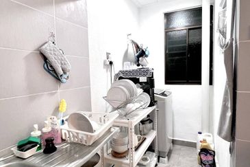 Strata Ready, Freehold, Bumi Lot, Vista Sri Tanjung Apartment, Semenyih, Selangor, For Sale