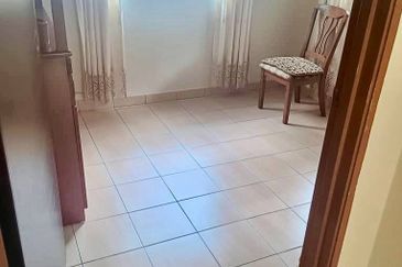 Fish Pond & Garden, 2.5 Storey Bungalow, Taman Templer Saujana, Rawang, Selangor, For Sale