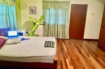 Fish Pond & Garden, 2.5 Storey Bungalow, Taman Templer Saujana, Rawang, Selangor, For Sale