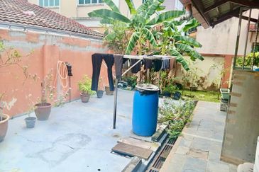 Fish Pond & Garden, 2.5 Storey Bungalow, Taman Templer Saujana, Rawang, Selangor, For Sale