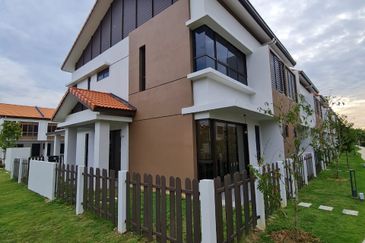 Setia Warisan Tropika