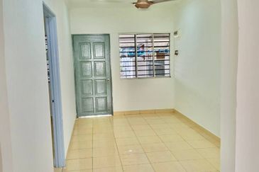 Near 99 Speedmart, Renovated, Single Storey Terrace House, Taman Sri Timah, Balakong