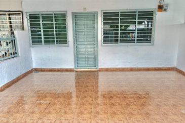 Near 99 Speedmart, Renovated, Single Storey Terrace House, Taman Sri Timah, Balakong