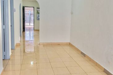 Near 99 Speedmart, Renovated, Single Storey Terrace House, Taman Sri Timah, Balakong