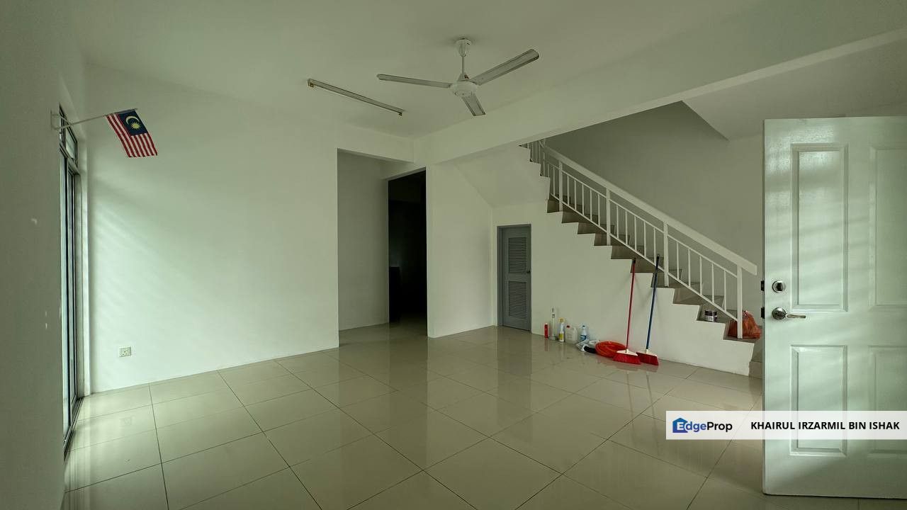Newly Refurbished, Newly Painted, Double Storey Semi D, SP10, Bandar Saujana Putra, Selangor, Jenjarom