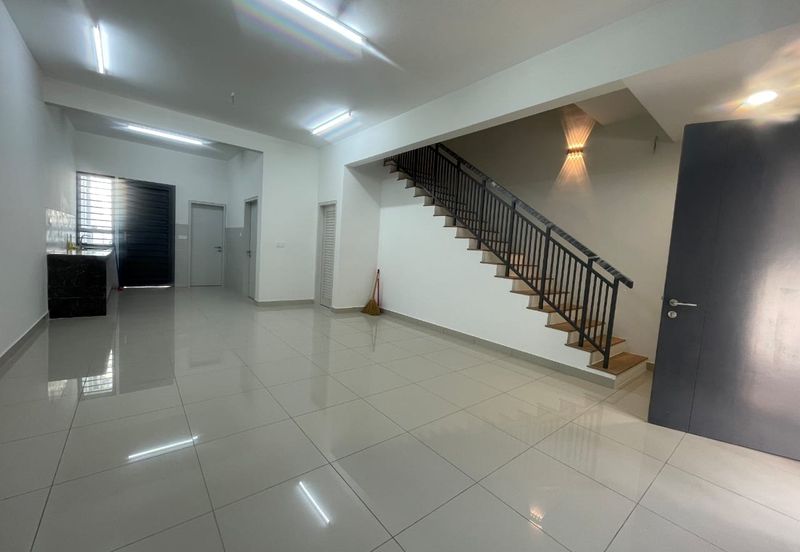 LAMAN MAWAR INDAH @ KOTA SERIEMAS