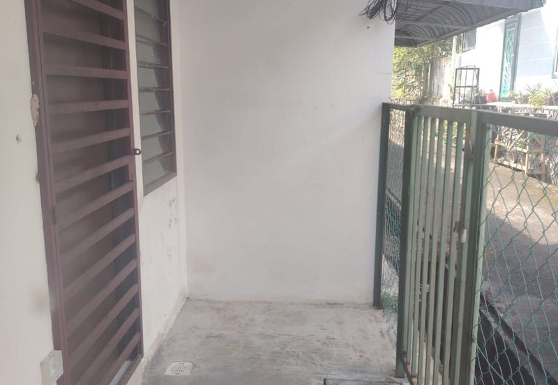 Taman Seroja, Bandar Baru Salak Tinggi