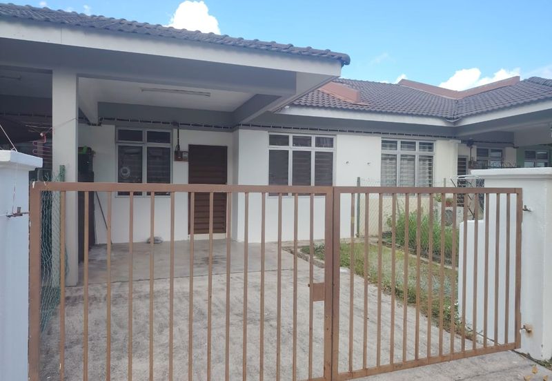 Taman Seroja, Bandar Baru Salak Tinggi