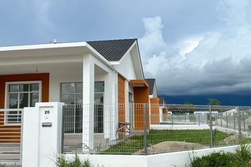 TAMAN KAMUNTING AMAN