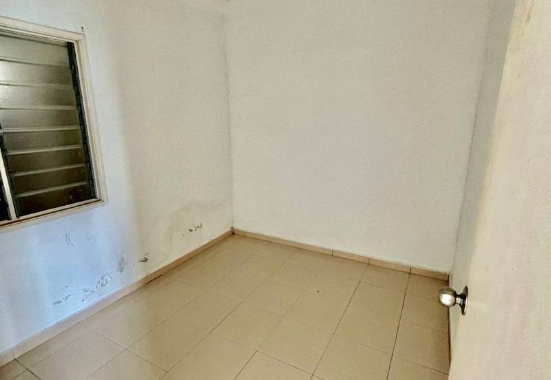 FREEHOLD Pangsapuri Sri Mutiara Taman Ukay Bistari Ampang FOR SALE