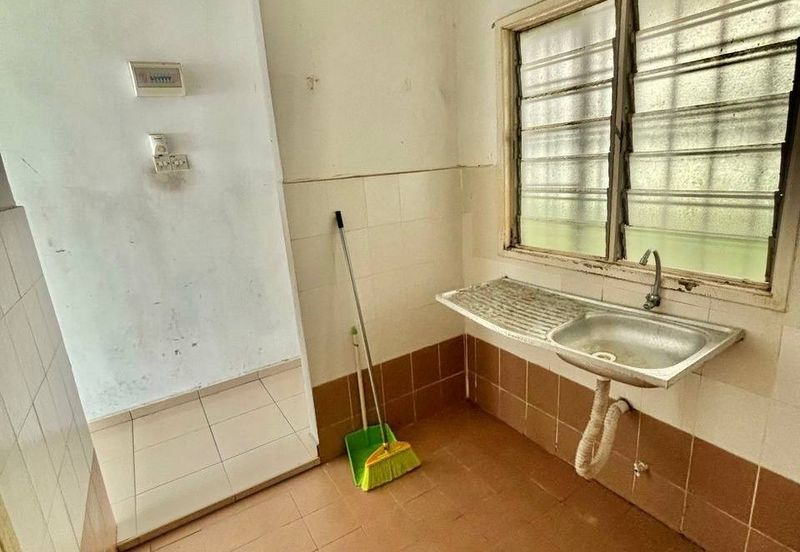 FREEHOLD Pangsapuri Sri Mutiara Taman Ukay Bistari Ampang FOR SALE