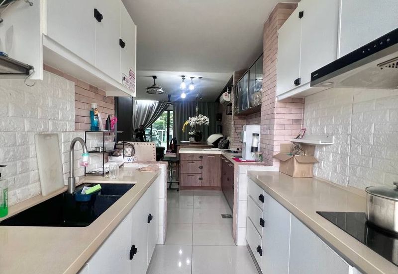 Lake Point Residence