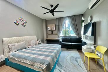 Lake Point Residence