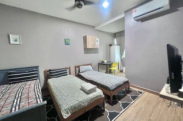 Lake Point Residence