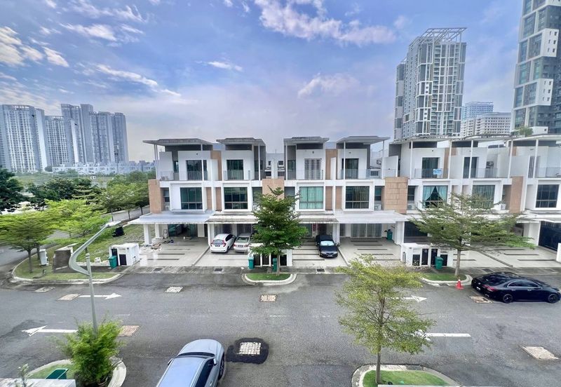 Lake Point Residence