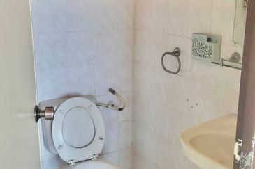 Vista Pinggiran, Taman Pinggiran Putra