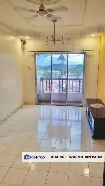 NEAR LRT, Vista Pinggiran Apartment, Taman Pinggiran Putra, Seri Kembangan, Selangor, FOR SALE, Selangor, Seri Kembangan