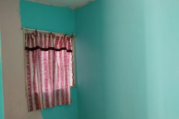 Iris Apartment, Taman Saujana Utama