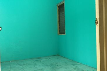 Iris Apartment, Taman Saujana Utama