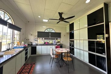 Bungalow Bamboo River Villa, Sungai Buloh, Selangor