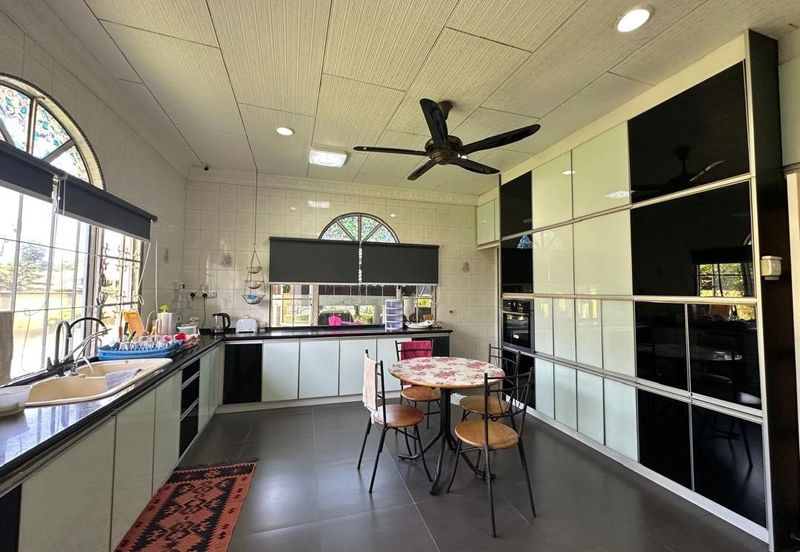 Bungalow Bamboo River Villa, Sungai Buloh, Selangor