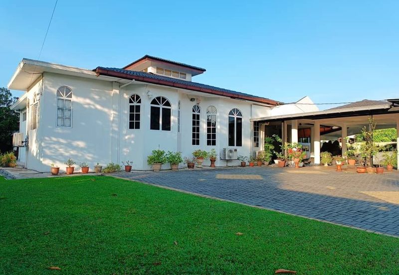 Bungalow Bamboo River Villa, Sungai Buloh, Selangor