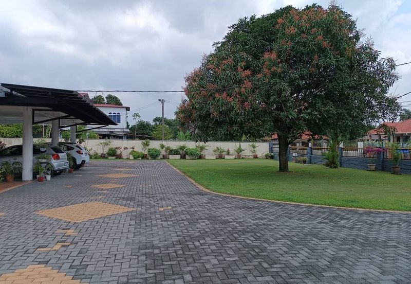 Bungalow Bamboo River Villa, Sungai Buloh, Selangor