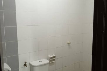 ANGGERIK COURT APARTMENT (PUTRA NILAI)