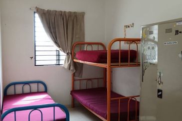 ANGGERIK COURT APARTMENT (PUTRA NILAI)