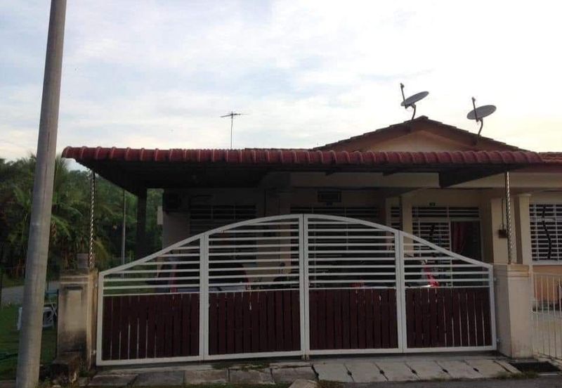 Corner Lot, Taman Chenderong Jaya, Batu Gajah, Perak