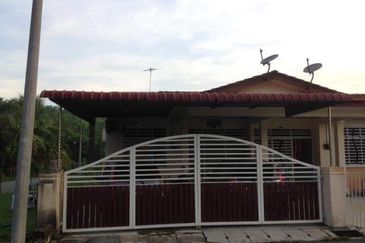 Corner Lot, Taman Chenderong Jaya, Batu Gajah, Perak