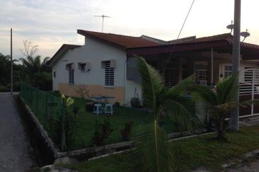 Corner Lot, Taman Chenderong Jaya, Batu Gajah, Perak