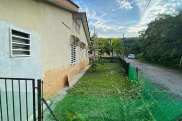 Corner Lot, Taman Chenderong Jaya, Batu Gajah, Perak