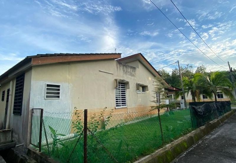 Corner Lot, Taman Chenderong Jaya, Batu Gajah, Perak