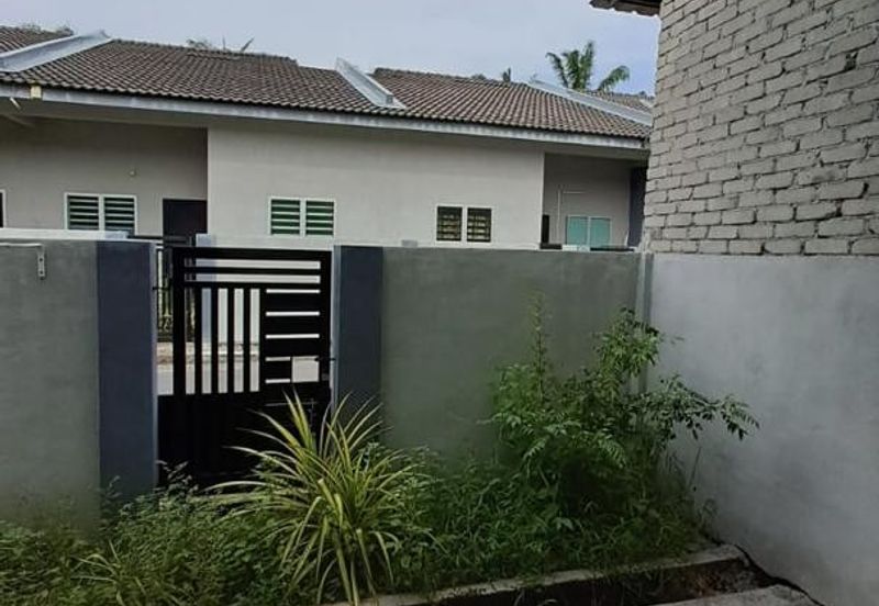 Taman Lekir Jaya, Batu 10, Lekir, Perak, Freehold